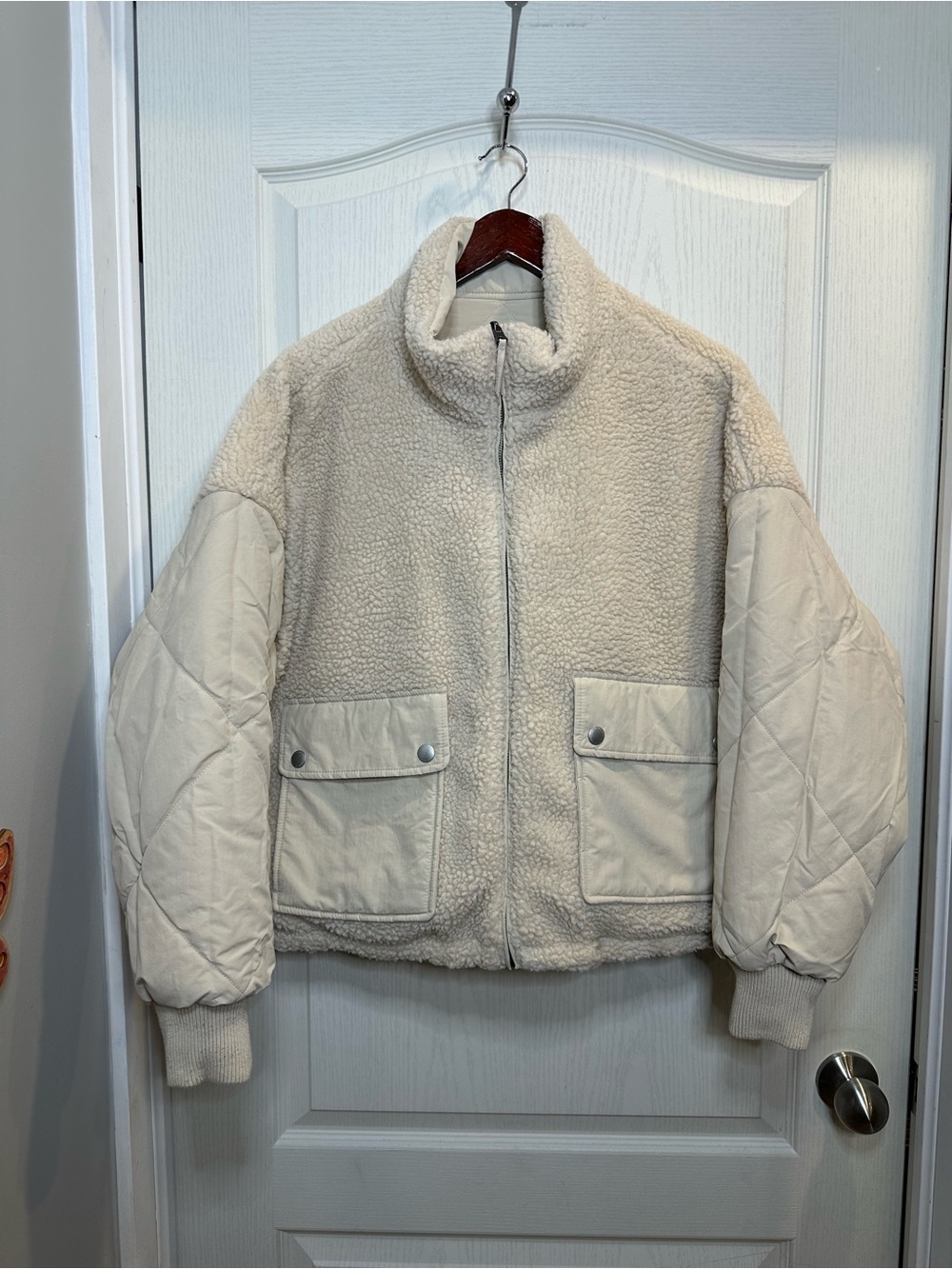 American Eagle Reversible Chill Puffer Jacket - Cream - Size Medium